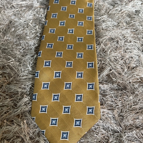 Gold Jos. A. Banks 100% Silk Tie with Blue Accents - Picture 2 of 3